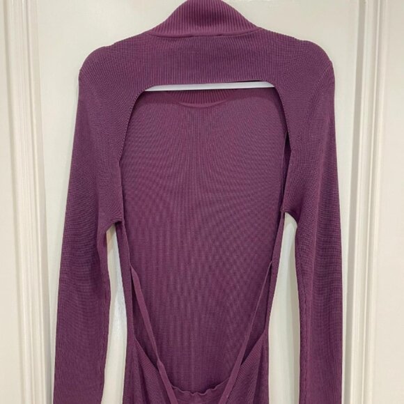 OPEN BACK FALL BURGUNDY SWEATER DRESS - Picture 5 of 7